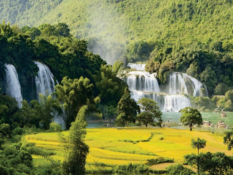 Tour Du Lịch Qua Biên Giới Đang Được Săn Đón Tại Cao Bằng